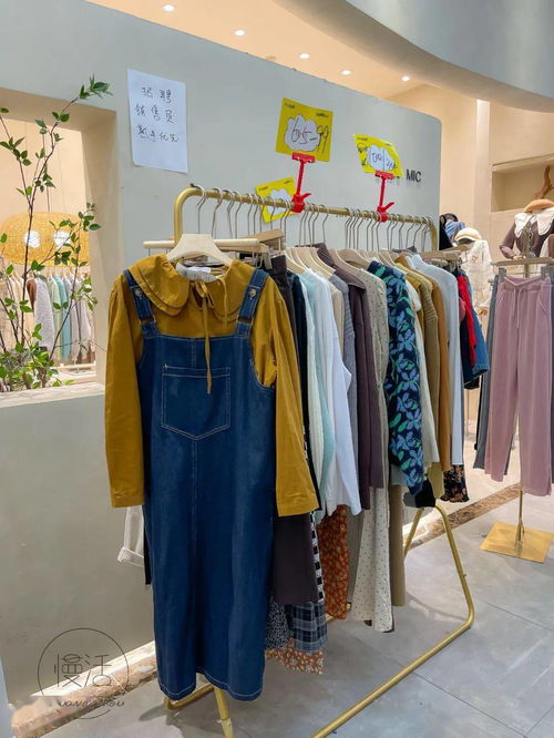服裝批發(fā)市場清倉撿漏攻略 百元三件靚衫 vs. 20元牛仔褲，哪里更值得沖？