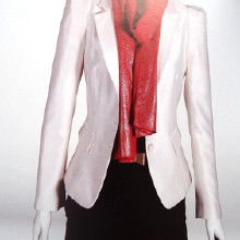 歐美品牌精品女裝 價(jià)格、批發(fā)渠道與廠家直供解析，兼談?lì)^飾批發(fā)